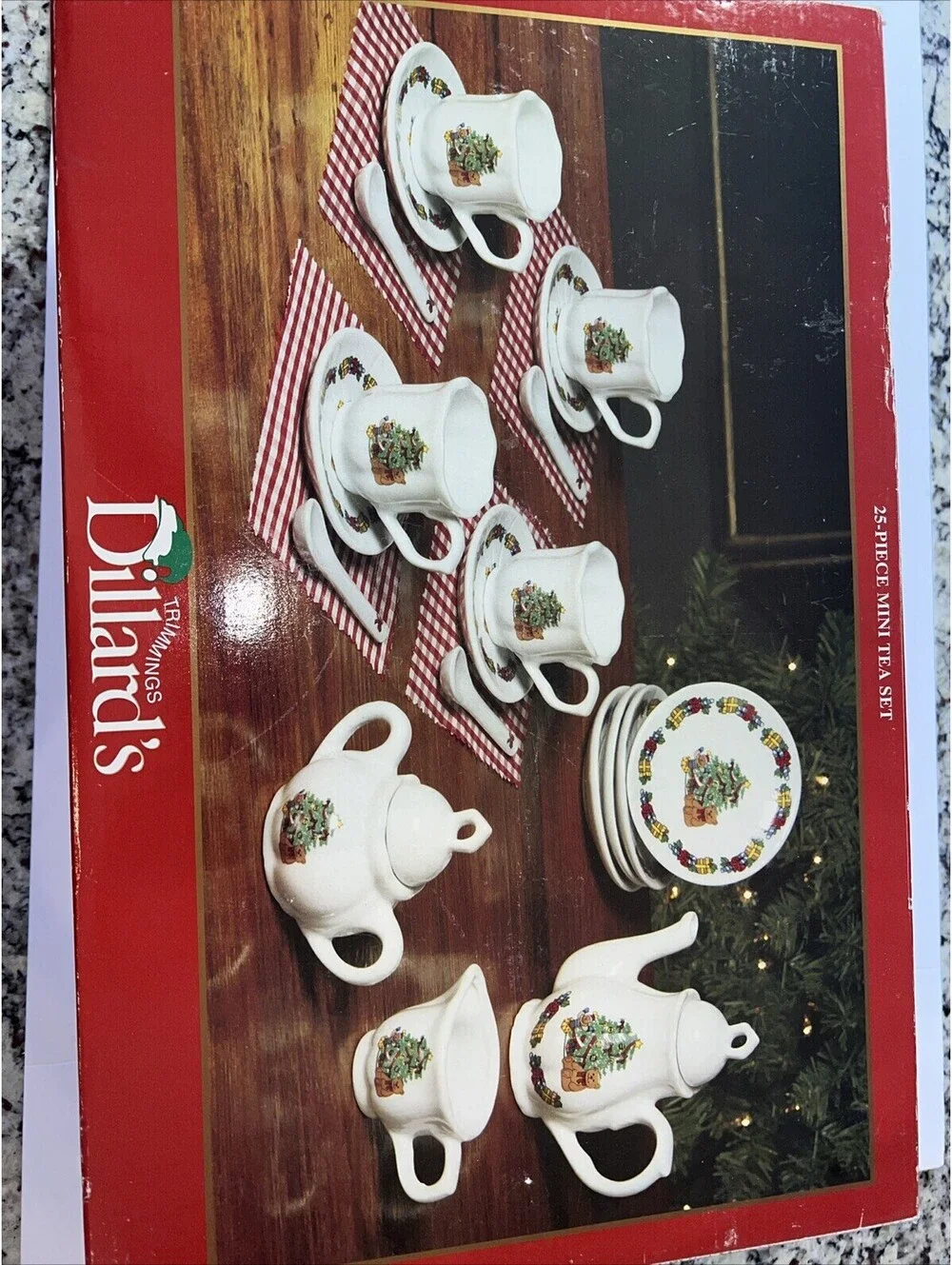 Dillard's Trimmings 25 pc CHRISTMAS TREE Porcelain MINI MINIATURE TEA SET EUC